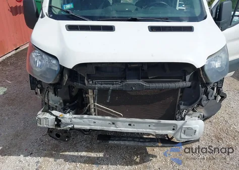 2019 Ford Transit-250 z USA, uszkodzony, nr VIN 1FTYR2CM3KKB08249